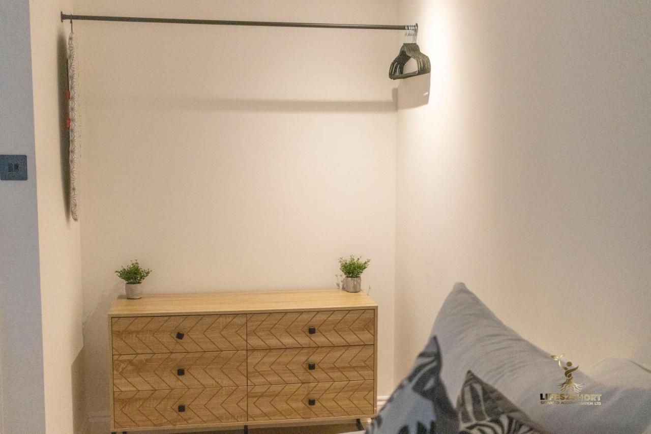 Spacious City Centre Apt Near Cathedral Эксетер Экстерьер фото